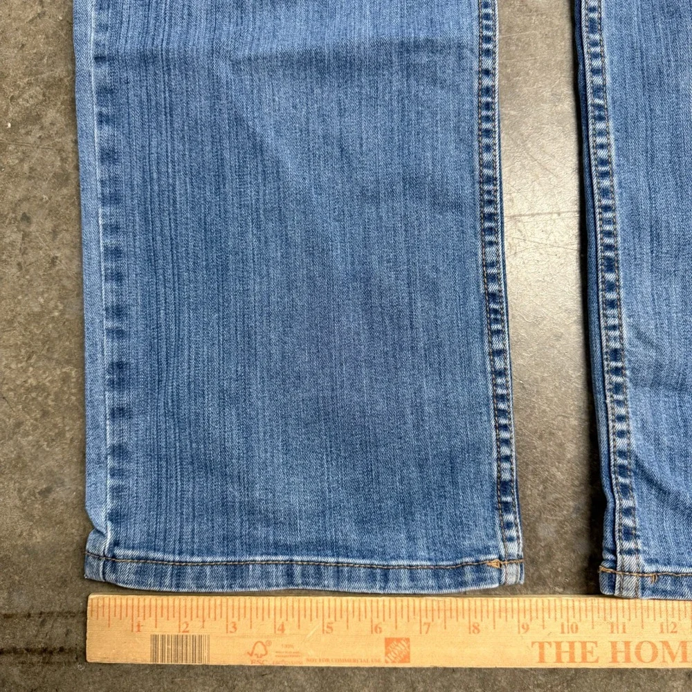 Calvin Klein Jeans Mens 36x34‎ Straight Leg Light Wash Blue Denim Jeans